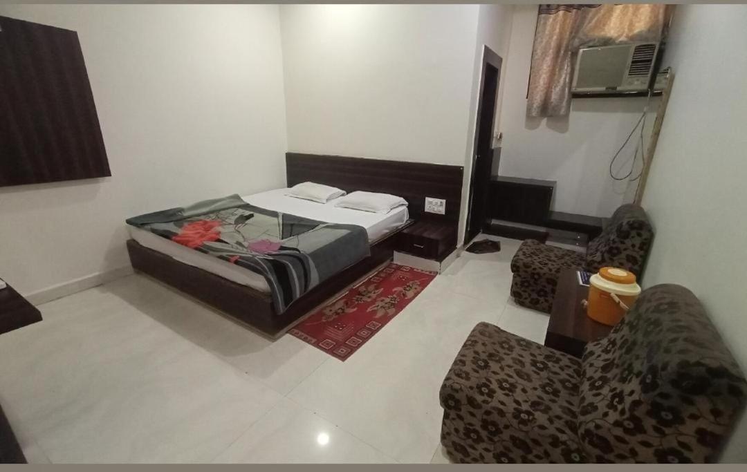 Hotel Paradise Stays Pachmarhī Εξωτερικό φωτογραφία